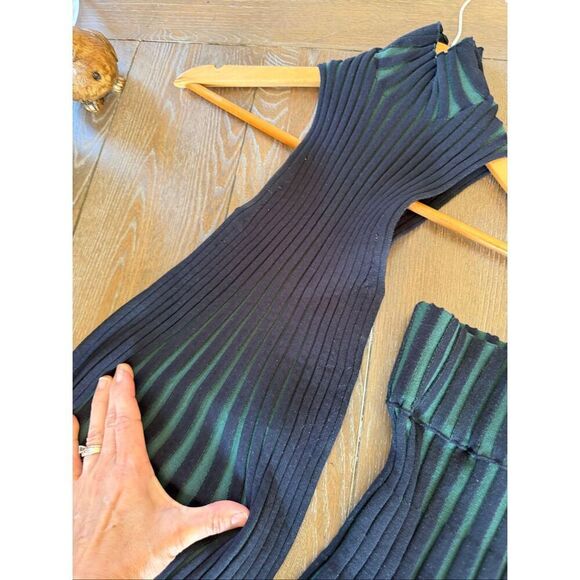 Kenzo Pleated Tank Top and Skirt SET in Green Size XS - Picture 7 of 12